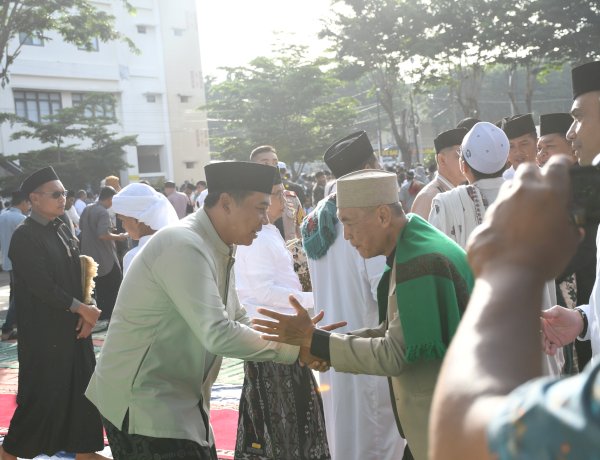 Lapangan Mapolda NTT Penuh, Kapolda Sampaikan Ucapan Idul Fitri dan Apresiasi untuk Masyarakat