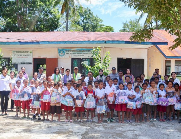 Kapolres TTS: Bantuan Kapolda NTT untuk Anak-Anak SD Inpres Bosen Wujud Polisi Penuh Kasih
