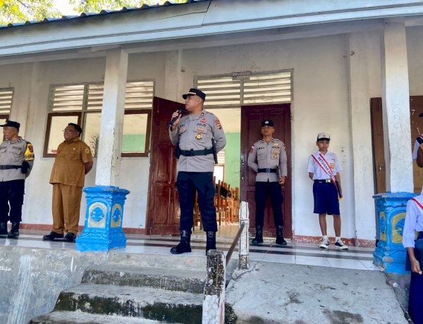 Iptu Imanuel Y. Anin Jadi Irup di SMP Negeri 19 Kupang, Sampaikan Edukasi Lalu Lintas dan Perlindungan Anak