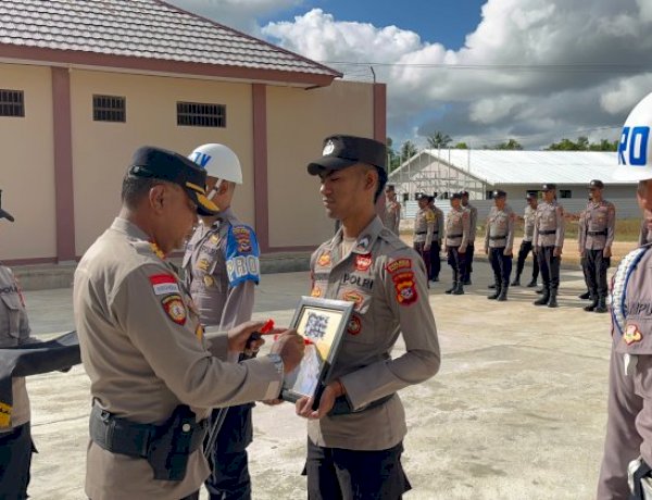 Tegakkan disiplin, Polres Sabu Raijua lakukan Upacara PTDH terhadap satu personel