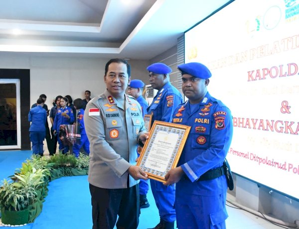 Kapolda NTT Apresiasi Personel Ditpolairud Berprestasi, Dedikasi Nyata untuk Masyarakat