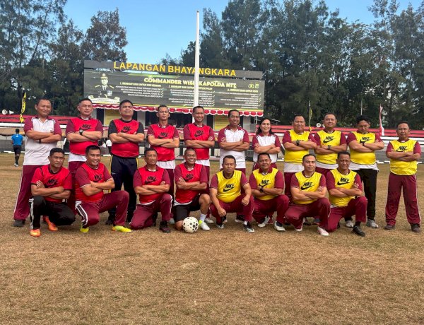 Tim Merah Juara, Wakapolda NTT Cetak Gol, Laga Mini Soccer PJU Polda NTT Semarakkan HUT Bhayangkara ke-80