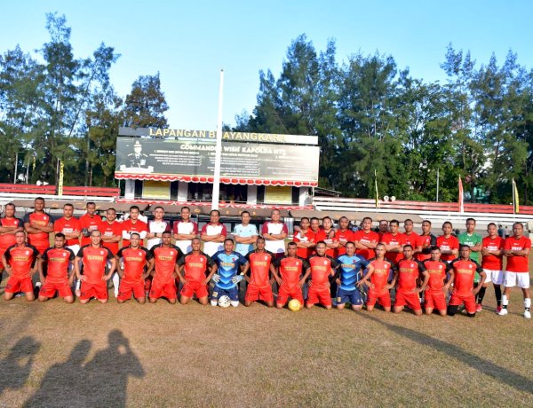 Satbrimob Juara Mini Soccer HUT Bhayangkara ke-80, Tumbangkan Gabungan Bidpropam–Spripim 4-1 di Laga Final