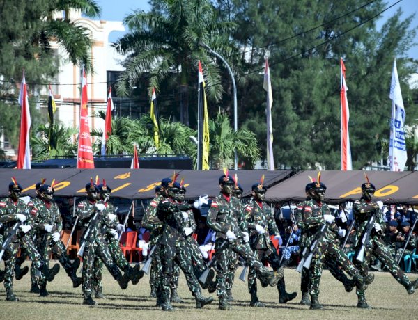 Presisi dalam Setiap Gerak, Kolone Senjata Satbrimob Polda NTT Tuai Decak Kagum di Hari Bhayangkara ke-80