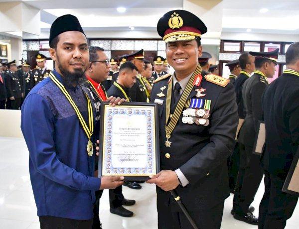 Kapolda NTT Berikan Penghargaan kepada Personel dan Tokoh Berprestasi, Wujud Apresiasi atas Dedikasi bagi Institusi dan Masyarakat