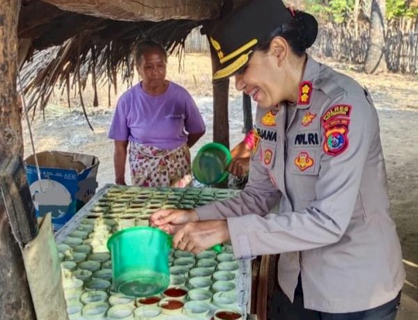 Kapolres TTU Tinjau Pembuatan Gula Lempeng Tradisional di Desa Tuamese, Dorong UMKM dan Pemberdayaan Potensi Lokal
