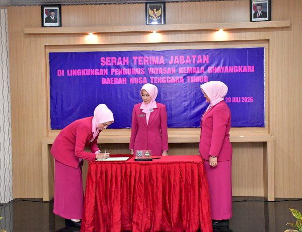 Pengangkatan Sekretaris dan Sertijab Pengurus Bhayangkari-YKB NTT, Ny. Vily Rudi Darmoko: Jabatan adalah Amanah untuk Mengabdi dengan Ketulusan