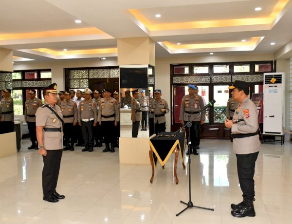 Kapolda NTT Pimpin Penyerahan Jabatan Irwasda, Kombes Enriko Emban Tugas Baru di Itwasum Polri
