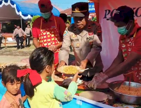 Polda NTT Salurkan 300 Paket Makanan untuk Warga Terdampak Gempa di Flores