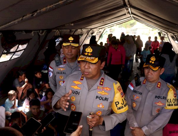 Polri Jaga Rumah Warga dan Bersihkan Puing, Hadir di Tengah Pemulihan Pascagempa Flores