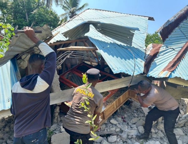 Operasi Aman Nusa II, Polri Bantu Warga Terdampak Gempa di Lamba Leda Utara