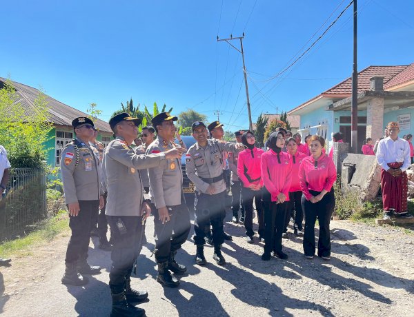 Kapolda NTT Salurkan Bantuan Kapolri untuk Personel Terdampak Gempa di Manggarai