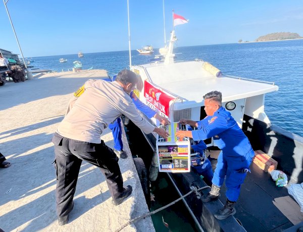 Kapal Polisi Pulau NDAO 3009 Antar Bantuan Polri dan Ketua Umum Bhayangkari ke Pulau Pomana