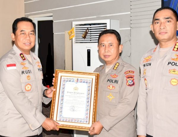 Kapolda NTT Apresiasi Kasatker yang Dapat Penghargaan Predikat WBK serta Pelayanan Prima dari Kapolri