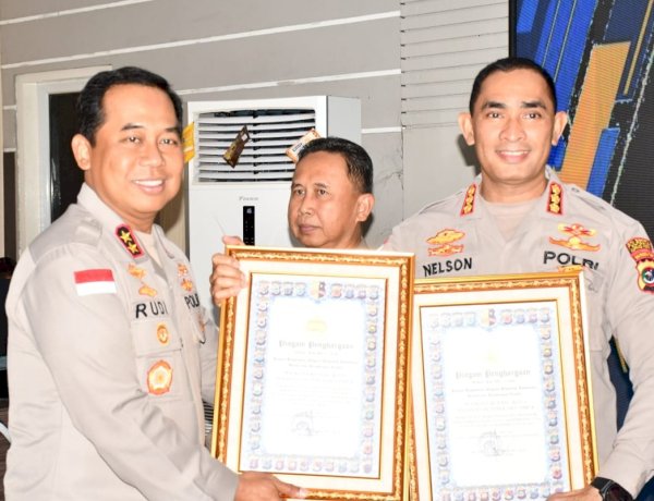 Terima Penghargaan dari Kapolri yang Diserahkan Kapolda NTT, Polresta Kupang Kota Sabet Predikat WBK dan Pelayanan Prima