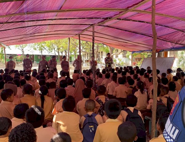 Senyum Kembali Terpancar: Polres Nagekeo Gelar Trauma Healing untuk Siswa Penyintas Gempa di SDI Waemburung