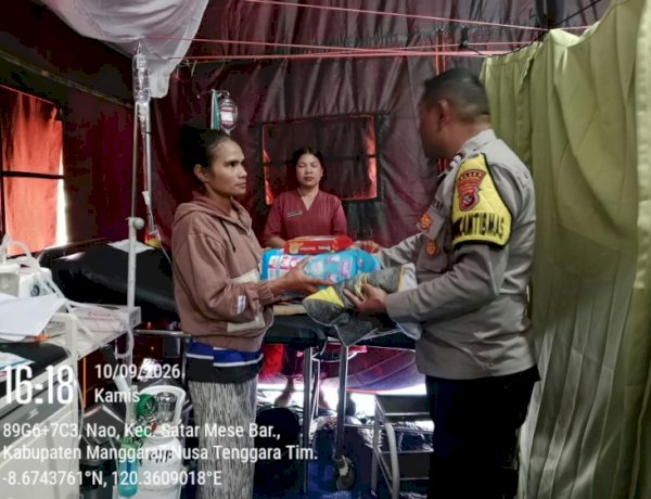 Sentuhan Kemanusiaan di Pelosok Desa: Bhabinkamtibmas Polres Manggarai Salurkan Bantuan untuk Warga Terdampak Gempa