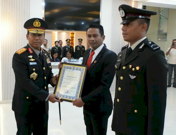 Berprestasi Harumkan Nama Institusi, Kapolda NTT Berikan Penghargaan kepada  74 Personel