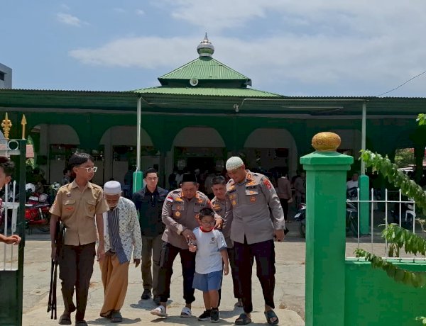 Melalui Jumat Keliling, Polda NTT Bangun Kepercayaan dan Rawat Kerukunan Masyarakat