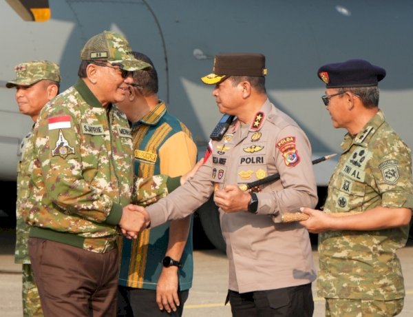Kapolda NTT Irjen Pol. Reza Arief Dewanto Sambut Kedatangan Menteri Pertahanan RI di Kupang