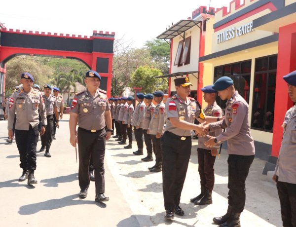Kapolda NTT Sambangi Personel Brimob Batalyon B Pelopor Labuan Bajo