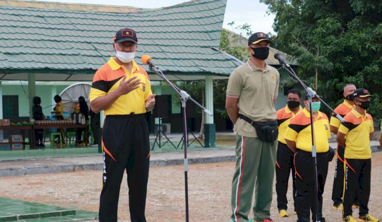 Tingkatkan Soliditas, Wakapolda NTT Ikut Olahraga Bersama Anggota Brigif 21 Komodo di Naibonat