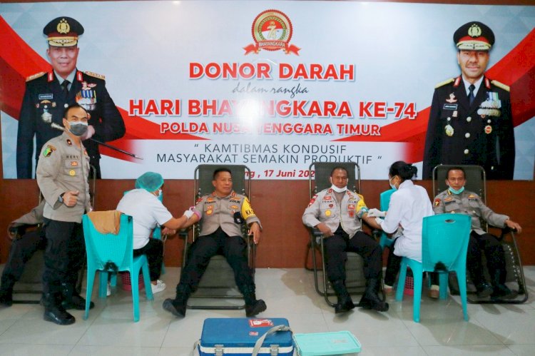 Kapolda dan Wakapolda NTT Ikut Donor Darah Dalam Rangka Hari Bhayangkara ke-74