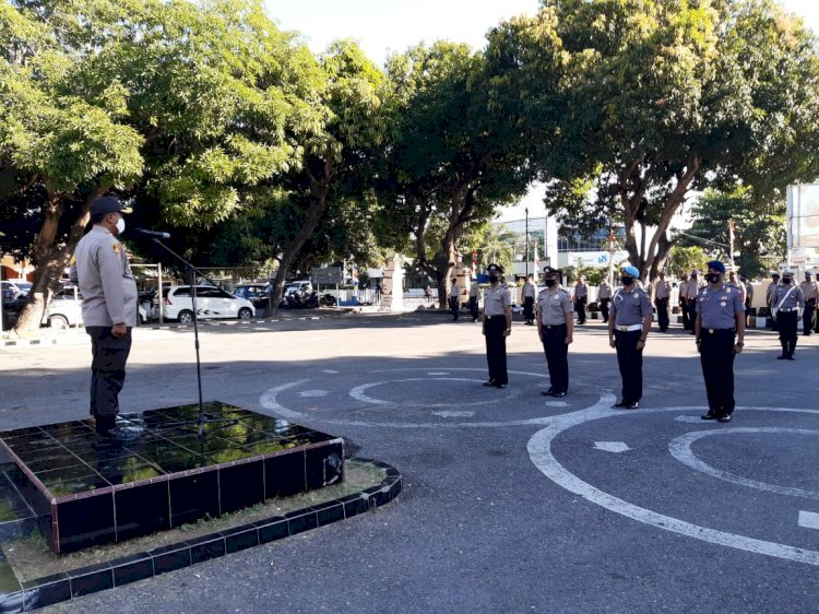 Kapolres Sikka Pimpin Upacara Korps Raport Kenaikan Pangkat Anggota Polres Sikka Dan Brimob Batalyon B Pelopor Maumere