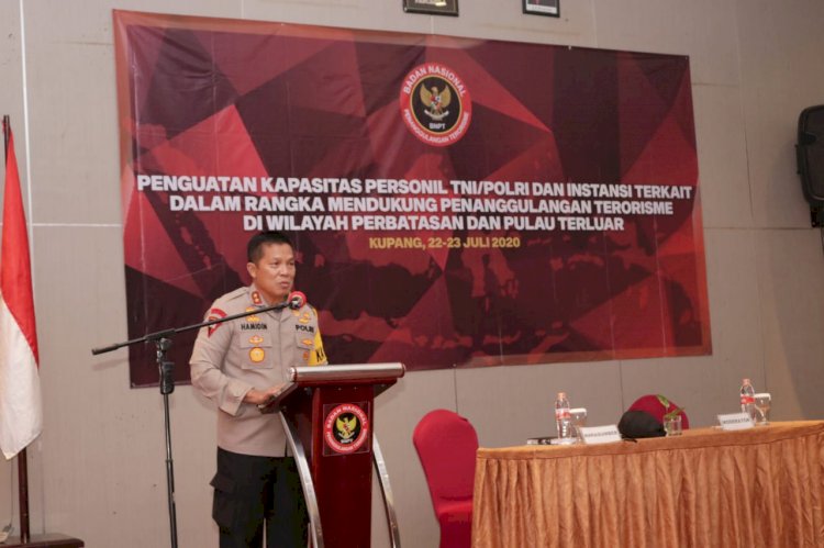 Kapolda NTT Beri Materi Penanggulangan Terorisme di Sotis Hotel Kupang