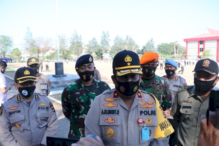Sebanyak 272.000 Masker Didistribusikan Oleh Polda NTT dan Polres Jajaran serta TNI Kepada Masyarakat