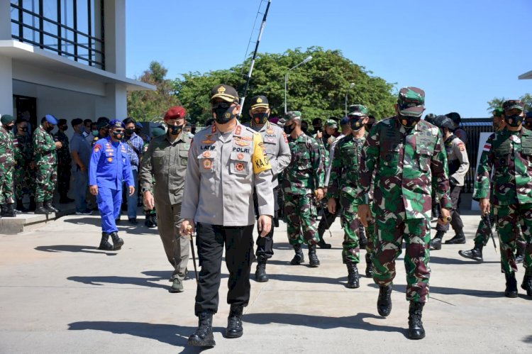 HUT TNI ke 75, Kapolda NTT dan Pejabat TNI NTT Kunjungi Perbatasan RI-RDTL