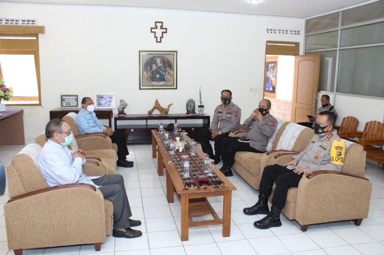 Jalin Silaturahmi dengan Tokoh Agama, Kapolda NTT Kunjungi Uskup Agung Kupang