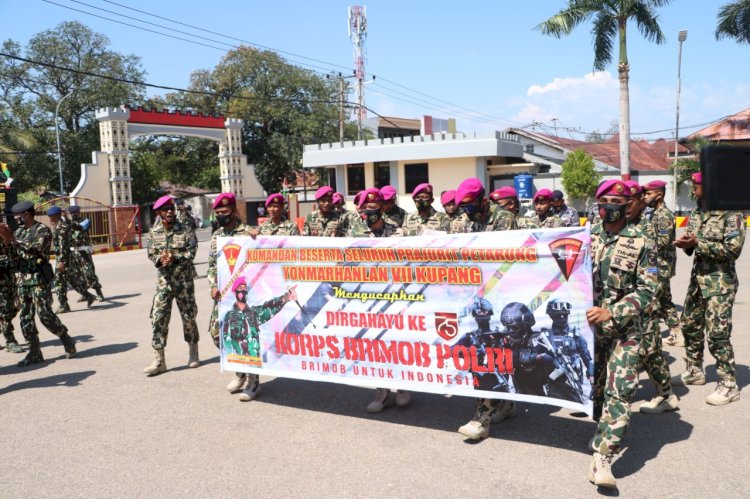 Di Moment HUT Ke -75, Brimobda NTT Dapat Kejutan Dari Pasukan Yonmarhanlan VII Kupang
