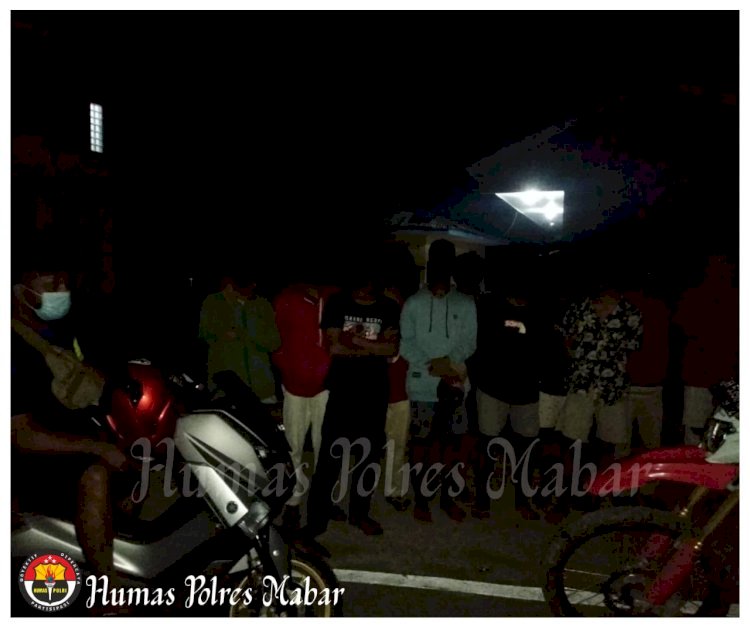Tim Jatanras Komodo Bubarkan Pesta Miras Pemuda di Labuan Bajo