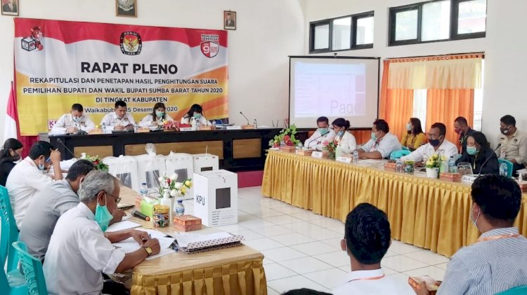 Ratusan Personil Gabungan Amankan Rapat Pleno Rekapitulasi Hasil Penghitungan Suara Pemilihan Bupati dan Wakil Bupati Sumba Barat