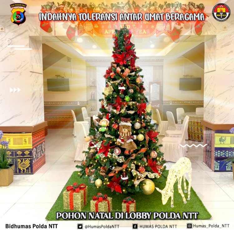 Pohon Natal Hiasi Lobby Mapolda NTT Sebagai Simbol Keragaman dan Toleransi Beragama