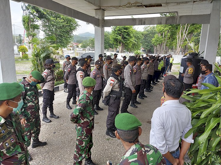 Ratusan Aparat Gabungan TNI-Polri Amankan Penetapan Bupati dan Wakil Bupati TTU Terpilih 2020