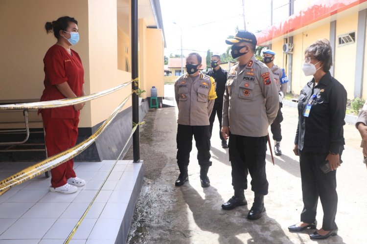 Kunjungi RS Bhayangkara Titus Uly Kupang, Kapolda NTT Cek Ruang Isolasi Para Pasien Covid-19