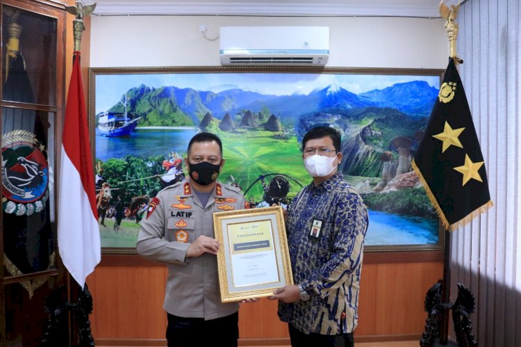 Kapolda NTT Terima Piagam Penghargaan dari Kementrian Keuangan Direktorat Jenderal Pajak Kanwil Nusa Tenggara