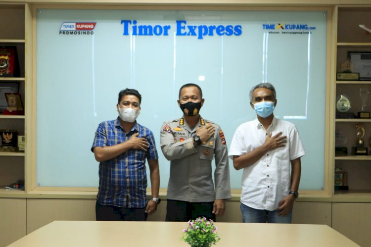 Bangun Silaturahmi Dengan Media, Kabidhumas Polda NTT Kunjungi Kantor Timex Kupang