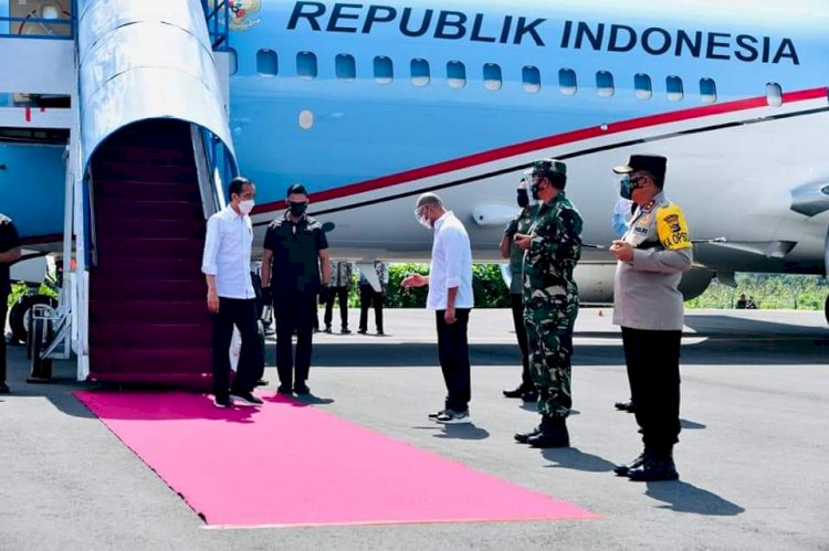 Tiba di NTT, Presiden Joko Widodo Tinjau Langsung Lokasi Bencana Alam di Lembata dan Flotim