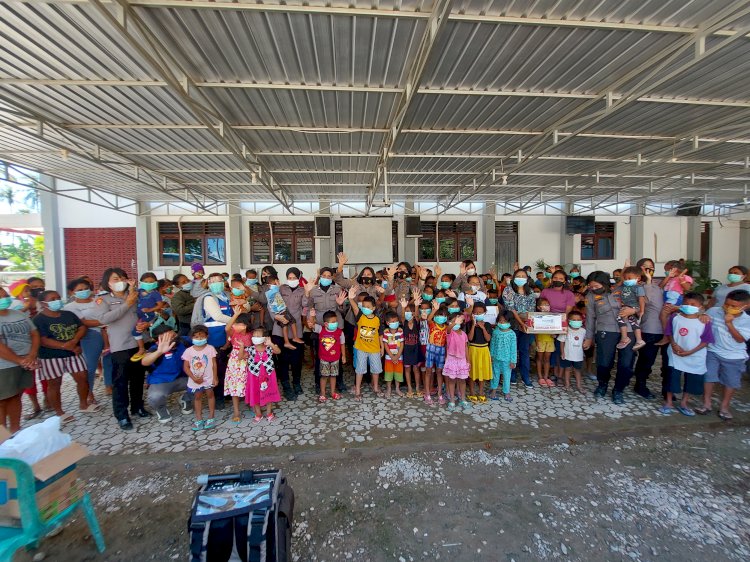Hari ke Tiga Berikan Trauma Healing kepada Anak-Anak, Polwan Polda NTT Sasar Gereja Ebenhaezer Tarus Kupang Barat