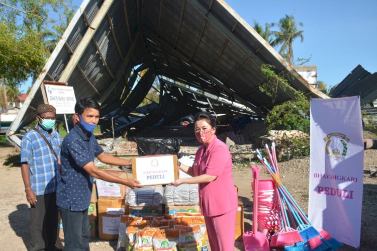 Bertajuk Kepedulian Terhadap Korban Bencana Alam, Bhayangkari Daerah NTT Salurkan Bansos di Tempat Ibadah Kota Kupang