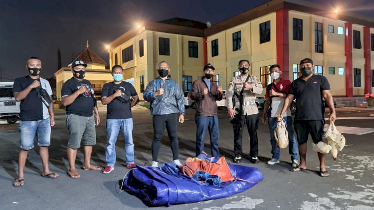 Berantas Judi di Wilkum Polda NTT, Polisi Gerebek Sabung Ayam di Perumahan Warga