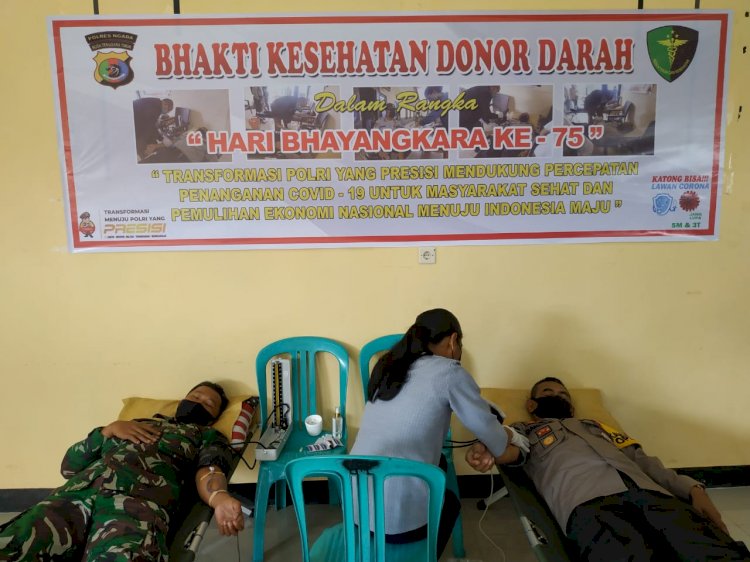 Sinergitas TNI-POLRI Ngada, Gelar Donor Darah Sambut Hari Bhayangkara Ke-75