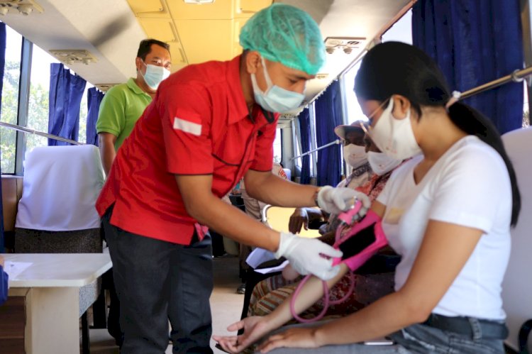 Jemaat GMIT Ararat Fatukoa Sambut Baik Pelayanan Vaksinasi Mobil Senyum Siaga Covid-19 Polda NTT