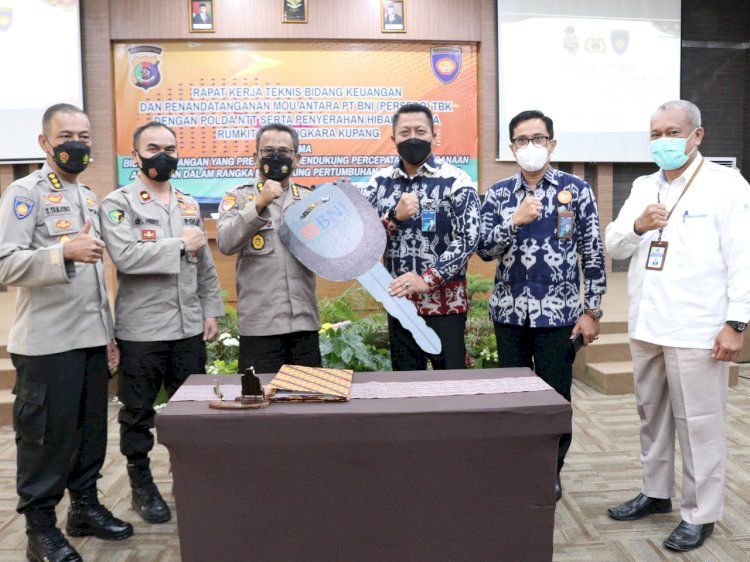 Rakernis Bidkeu T.A. 2021, Polda NTT dapat Bantuan Hibah Satu Unit Mobil Ambulance dari Kanwil PT. BNI Bali dan Nusra