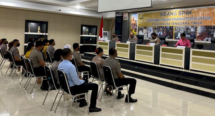 Ingin Membangun Rumah Tangga, Delapan Pasang Anggota Polda NTT Jalani Sidang BP4R