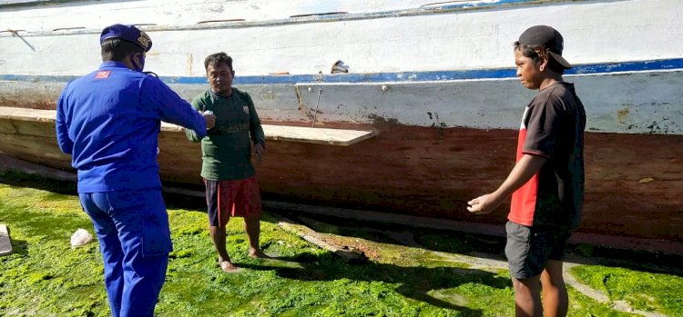 Ditpoairud Polda NTT Giatkan Patroli Beri Imbau Nelayan Kelapa Lima, Terapkan Pola Hidup Sehat Dalam Beraktivitas