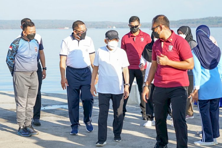 Kunjungi Mako Lantamal VII Kupang, Wakil Presiden RI Ikut Olahraga Jalan Sehat Bersama Kapolda NTT dan Forkompinda